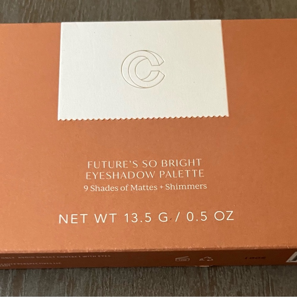 COMPLEX CULTURE Future’s so bright shadow 9 Shade palette